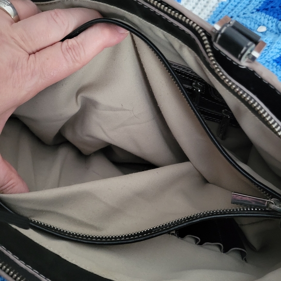 😀GUC Danier Leather Bag EUC - Picture 7 of 16